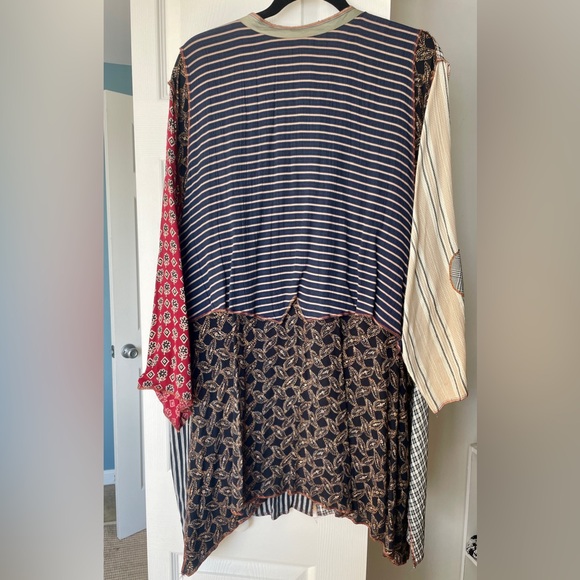 Nothing Matches patchwork tunic “size 2” - Picture 6 of 6
